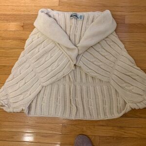 Absolutely gorgeous 100% Irish wool cover up sweater shrug -cream - very unique